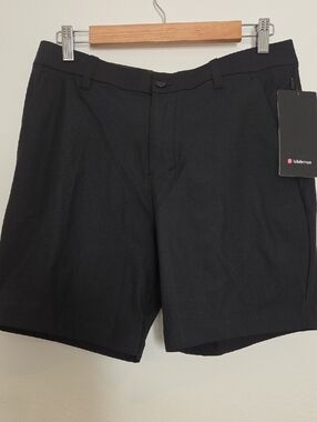 lululemon athletica Men's Black Size 30 Flat-Front Athletic Shorts